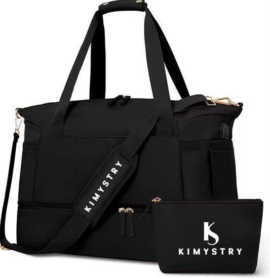 Shop Kimystry Introducing our versatile Kaelyn Overnight bag, crafted from durable, waterproof nylon fabric—a must-have for the modern woman who values both style and functionality. This bag offers ample space inside for all of your luxury essentials: robes, pajamas, feminine care toiletries, and more.